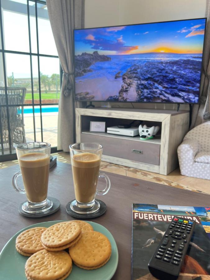 Villa Eva - New To The Market, Fully Refurbished Licensed Villa - Private Pool Caleta De Fuste Exterior foto